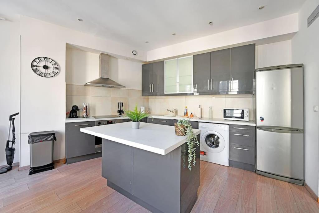 Pops Flat - Parking Prive Gratuit - Wi-Fi - Ac Clim Apartment Avignon Bagian luar foto